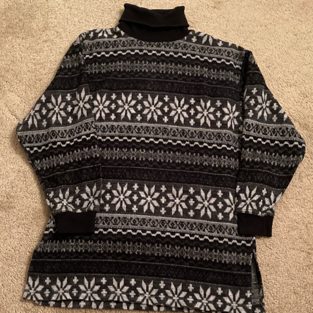 VintageWomen’s Black and Gray Snowflake Ski Sweater Acrylic Made in Hong Kong